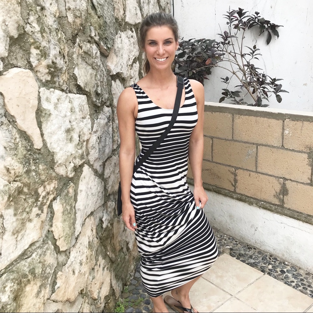 LONG BLACK AND WHITE FITTED MAXI